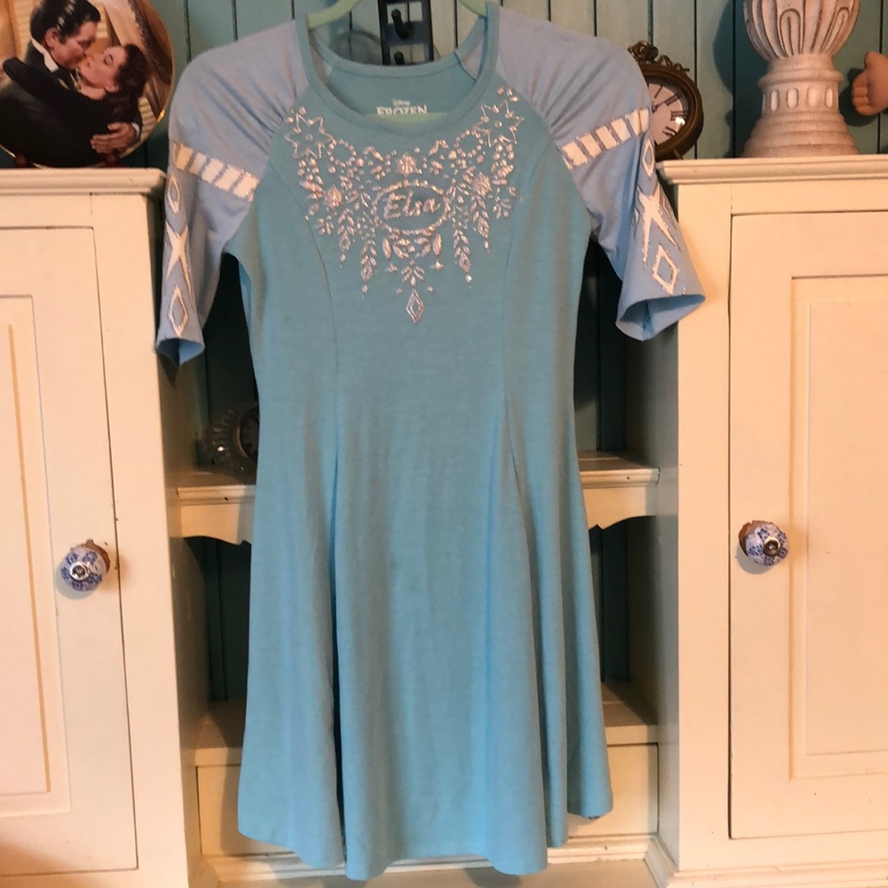❤️5 for $20 EUC Adorable!  Disney Frozen 10-12 dress with cape. Bust 30"   B15